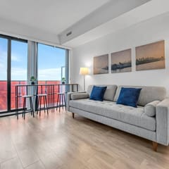 *2 Bed Condo* Near UofT/Rogers/Scotia/Hospital/Gym