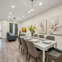 *Grand House* Sleeps 10 - Vibrant Home next to DT