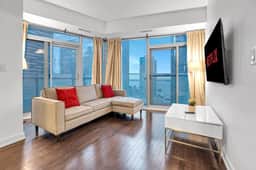 *10/10 Location* 2 BR Downtown Condo with GYM - Image 3