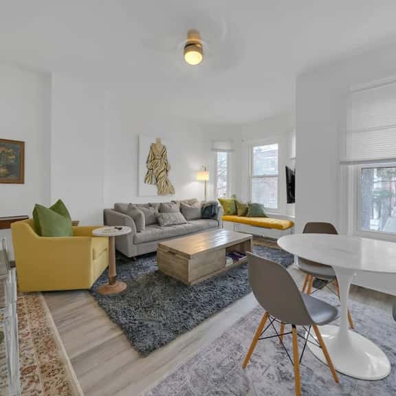 *Spacious* - 2 BDRM home in Kensington Market - Image 1